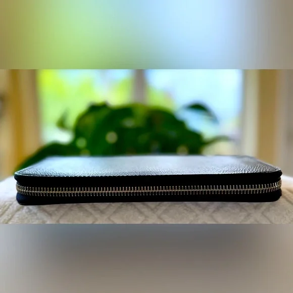 LOUIS VUITTON Damier Graphite Zippy
Organizer Wallet - Picture 3 of 14